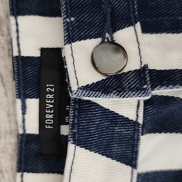 Forever 21 Blue/White stripped Shorts - Picture 3 of 7